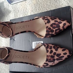 Sole society cheetah print pumps